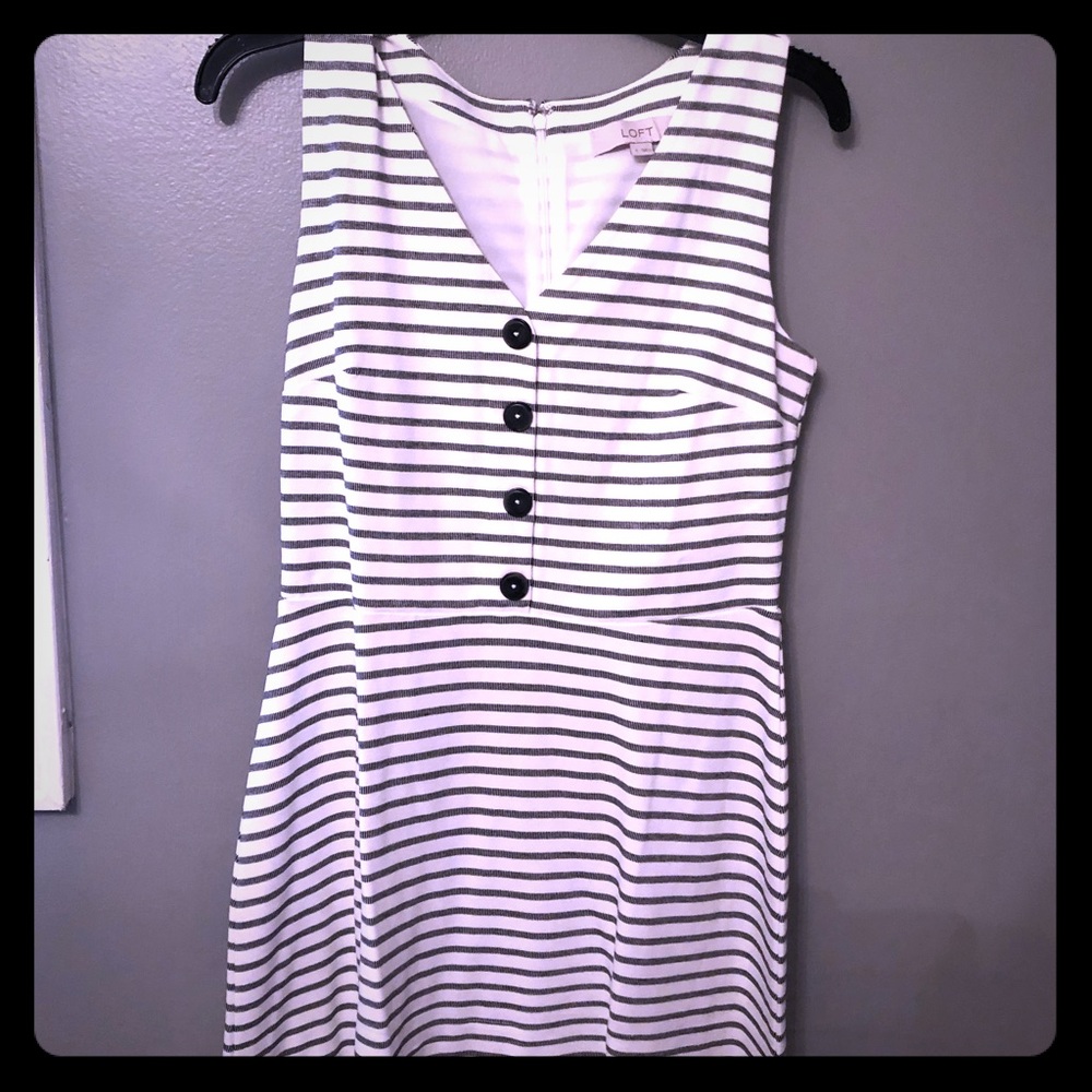 Stripped dress with button detail